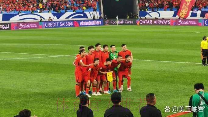 女足国少举行升旗仪式 祝祖国繁荣盼为国争光